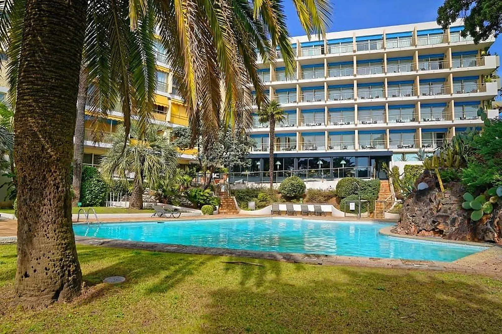 Lieux événementiels, LUXOTEL CANNES