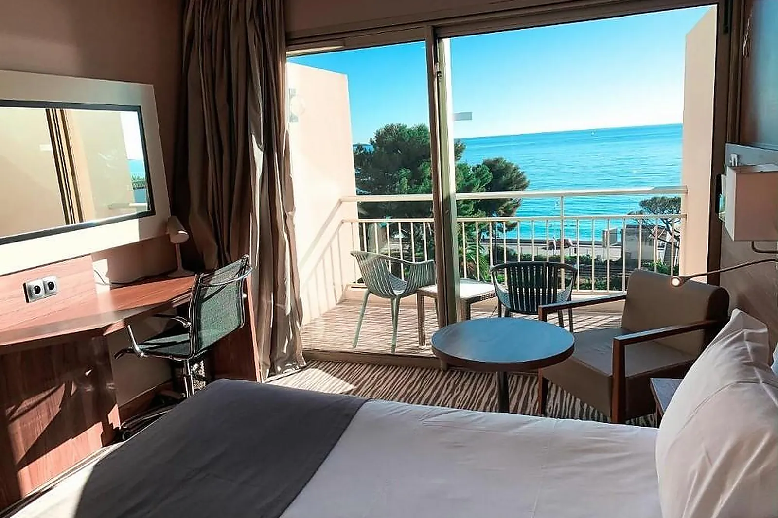 Lieux événementiels, LUXOTEL CANNES