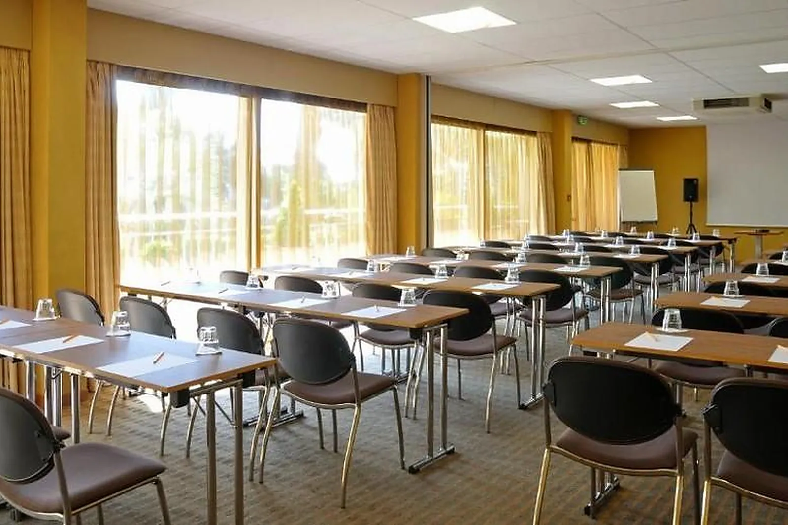 Lieux événementiels, LUXOTEL CANNES