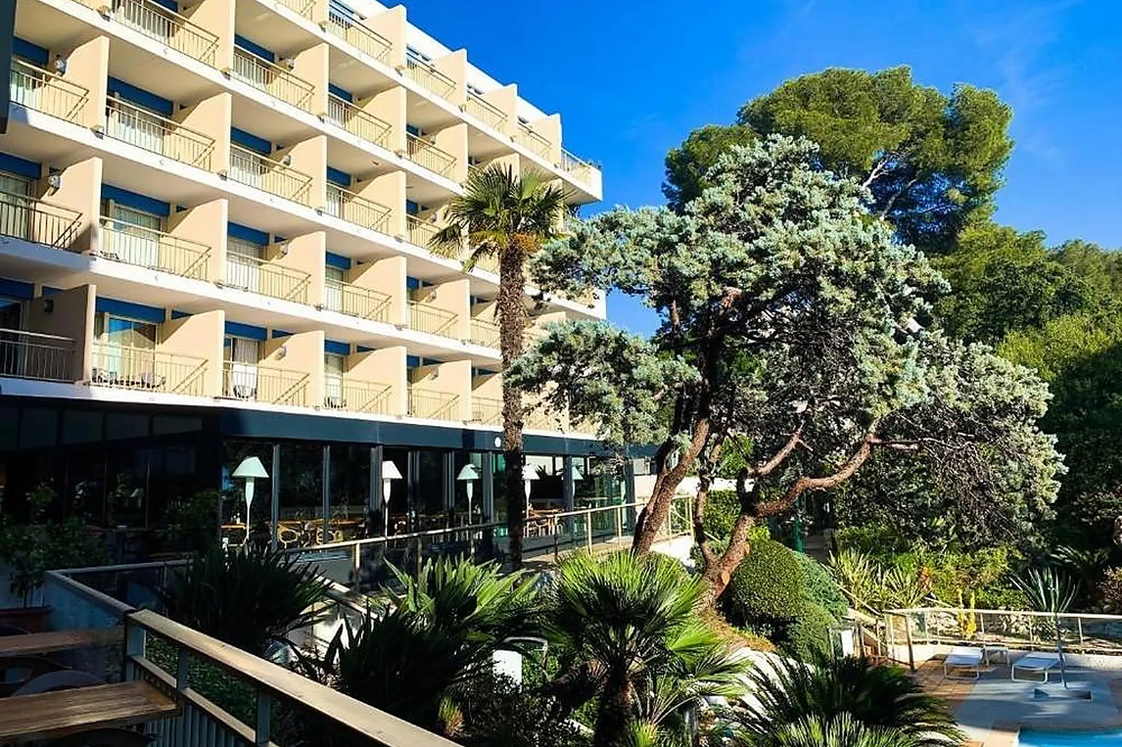 Lieux événementiels, LUXOTEL CANNES