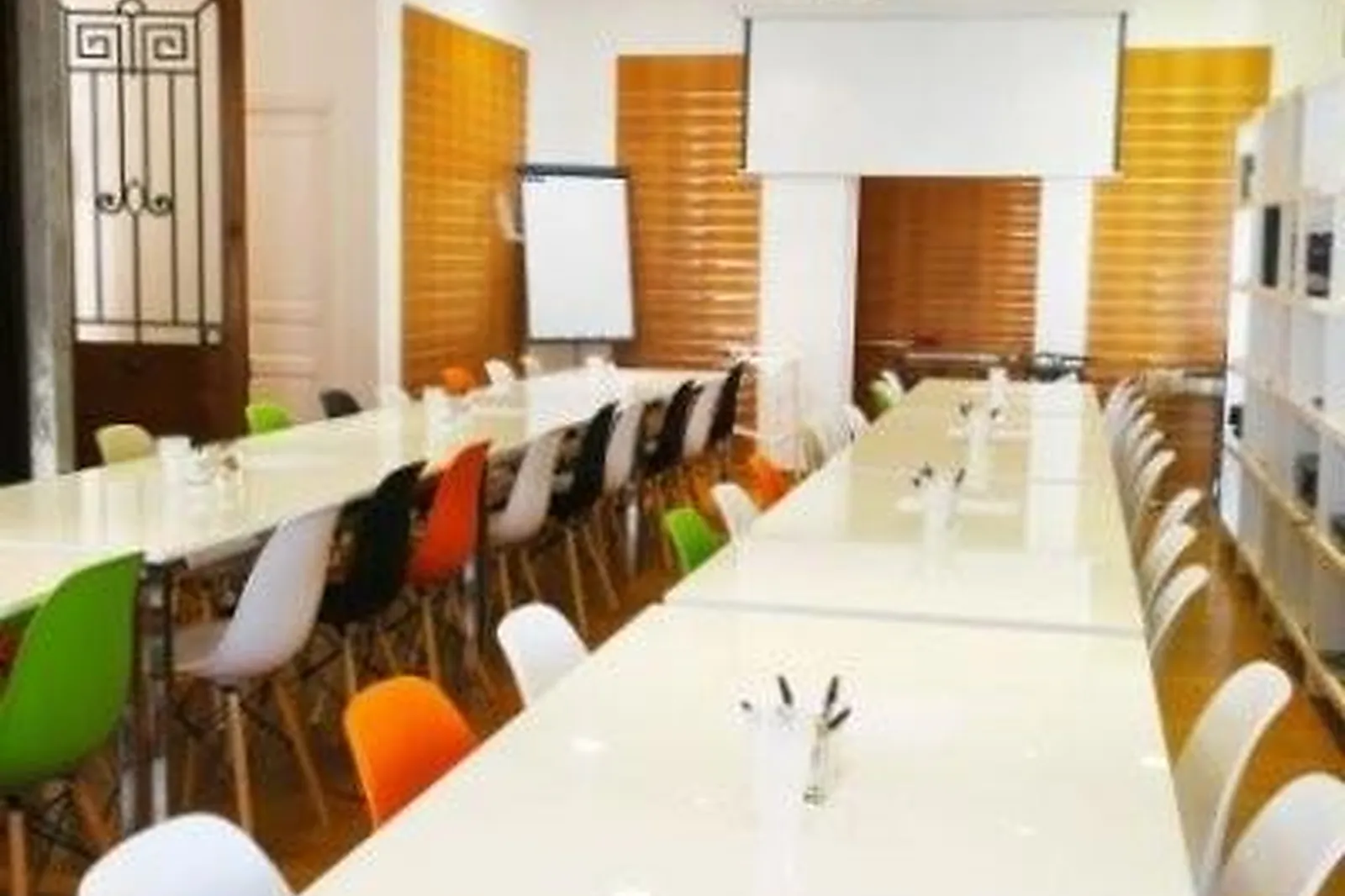 Lieux événementiels, MKM BURO