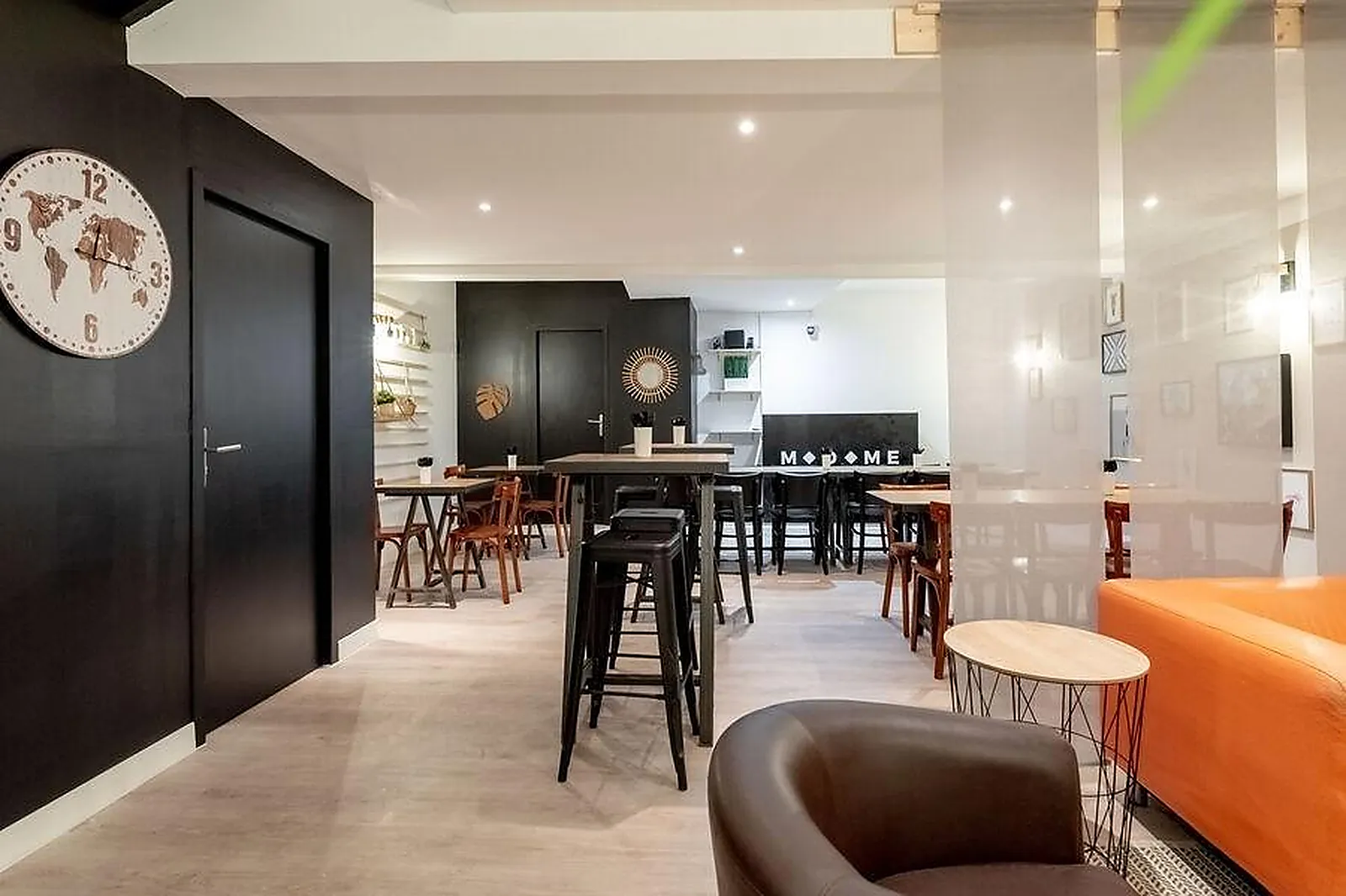 Lieux événementiels, MADAME POUTINE