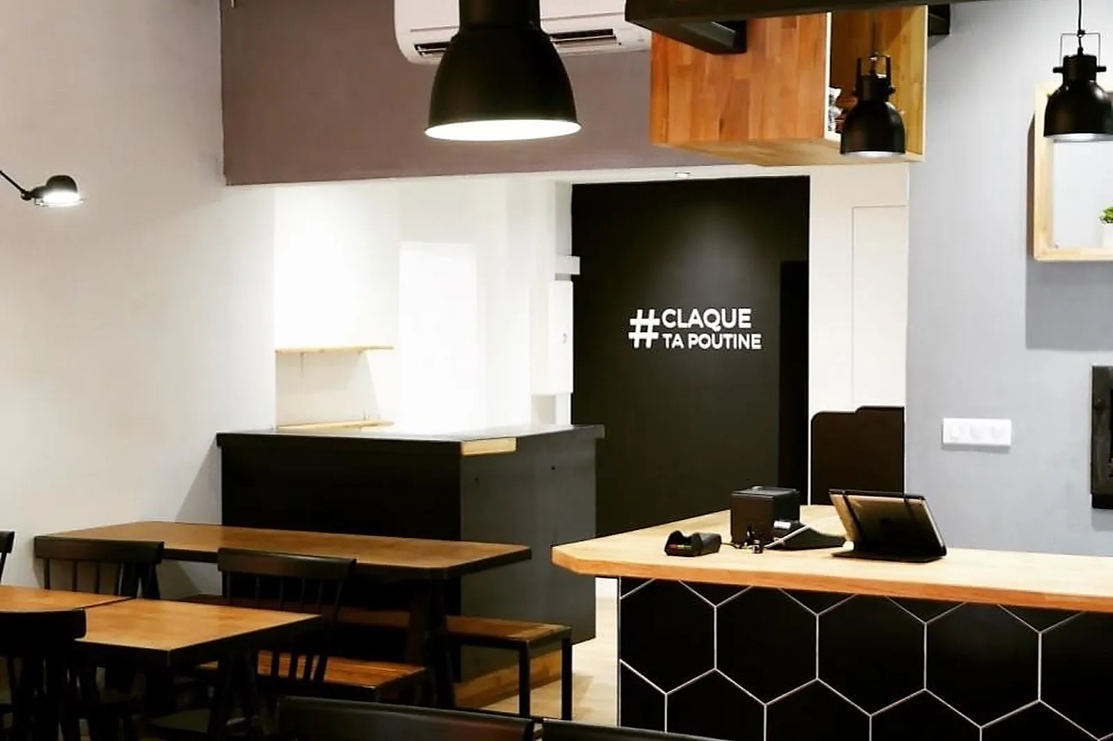 Lieux événementiels, MADAME POUTINE