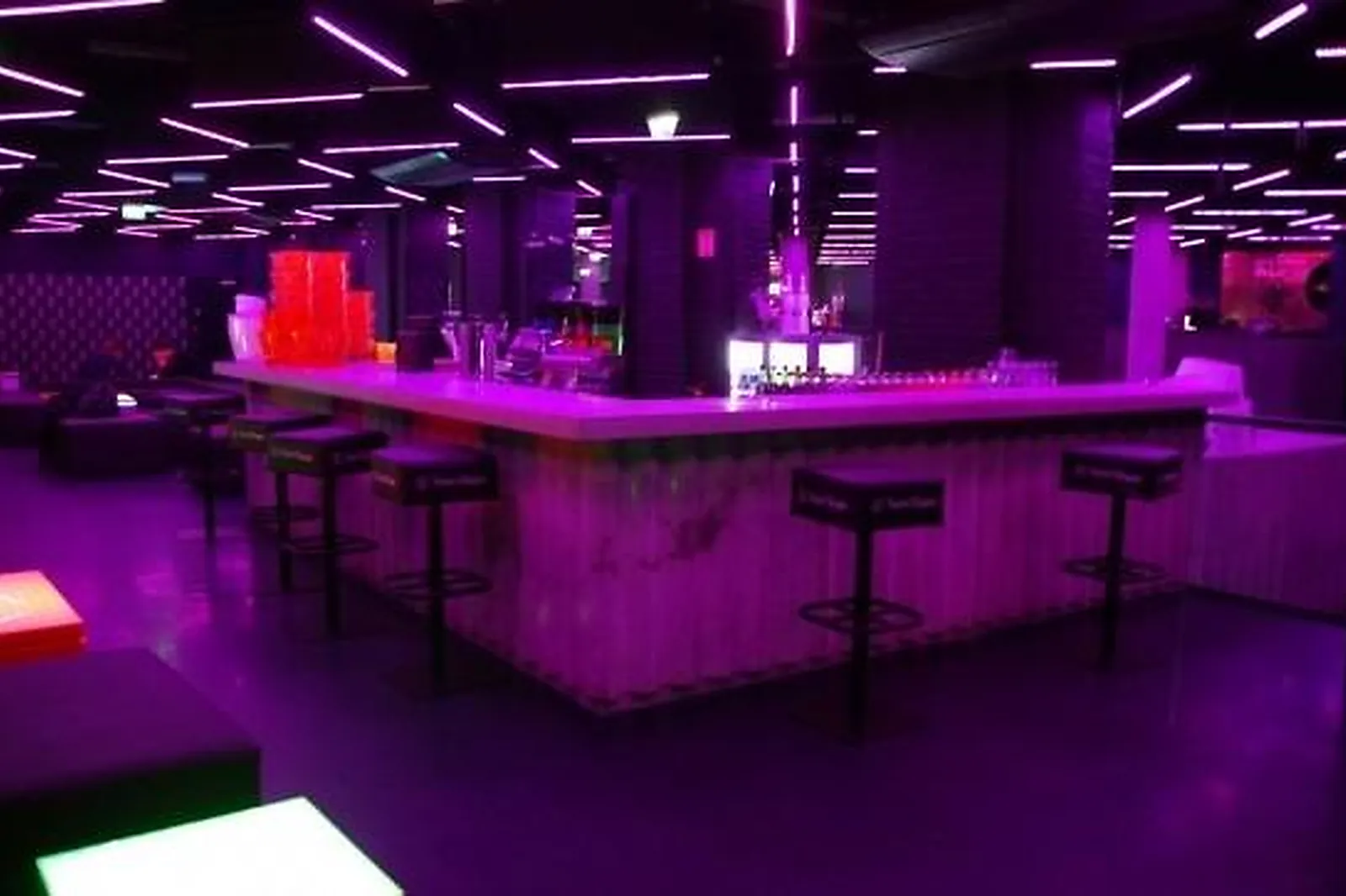 Lieux événementiels, MAGAZINE CLUB