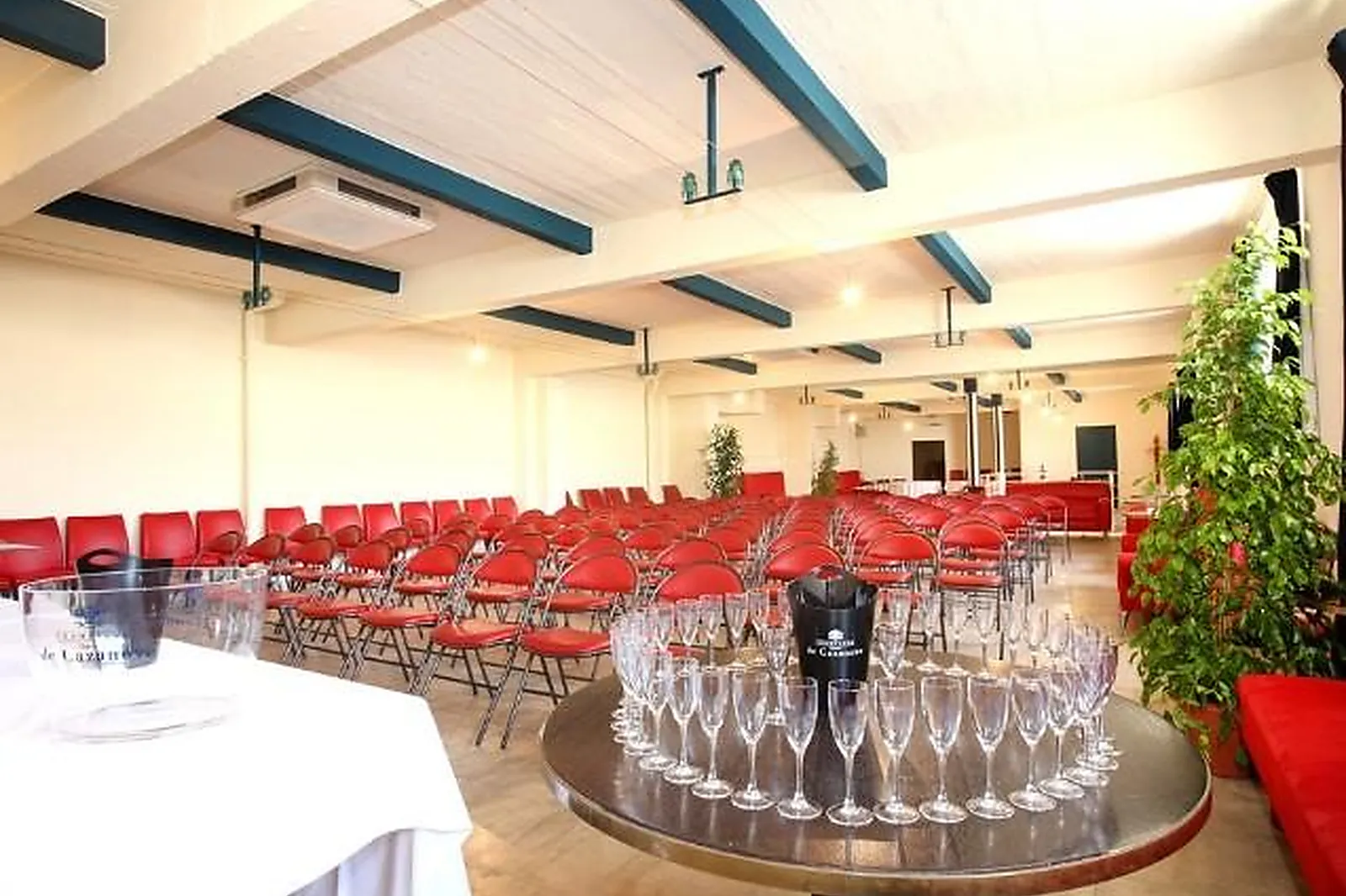 Lieux événementiels, MAISON CHAMPAGNE CHARLES DE CAZANOVE