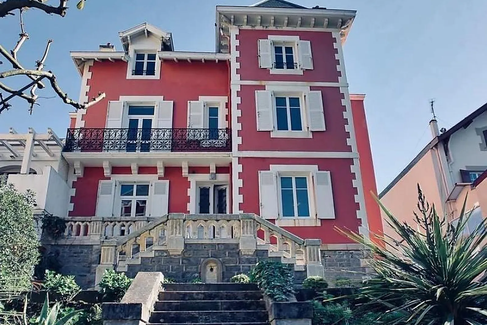 Lieux événementiels, MAISON ROUGE