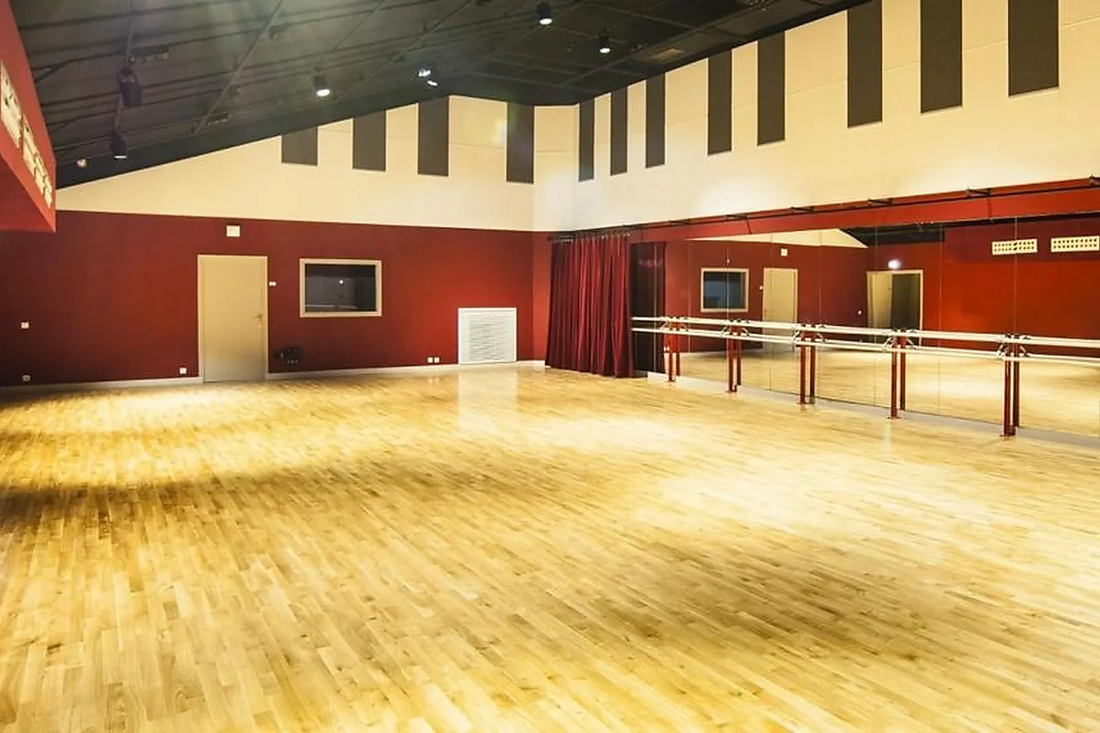 Lieux événementiels, MAISON DES ARTS