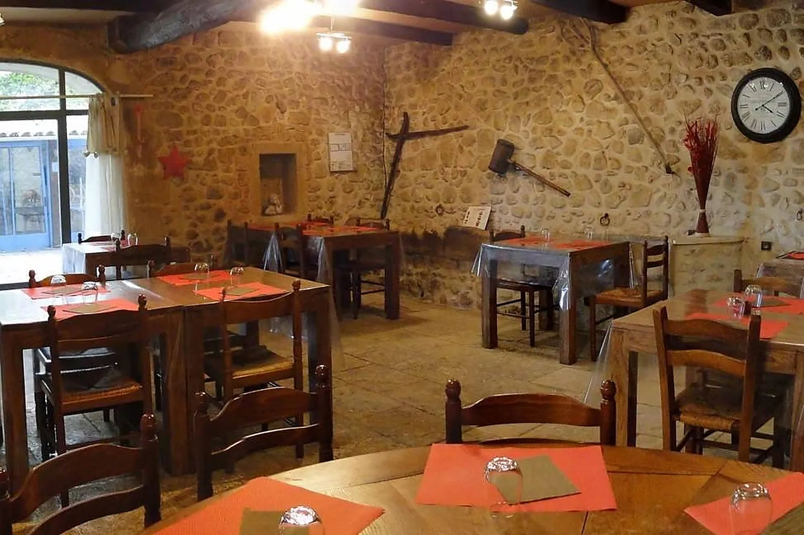 Lieux événementiels, MAS DE VALAURIE