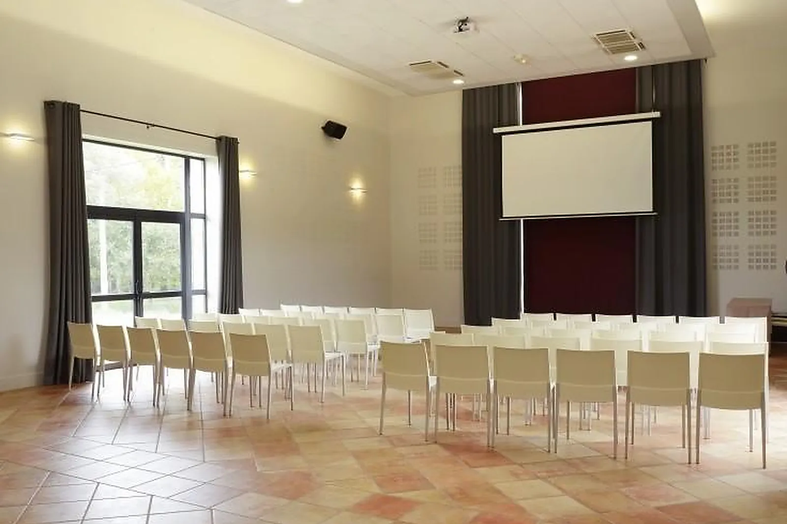 Lieux événementiels, MAS DES CANELLES