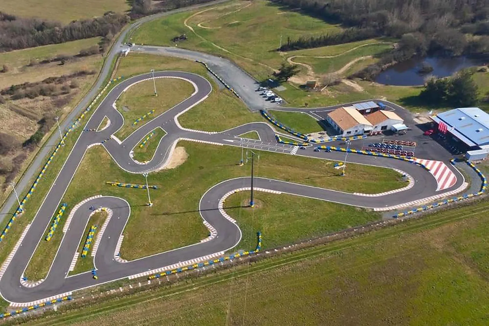 Lieux événementiels, MECAMAX