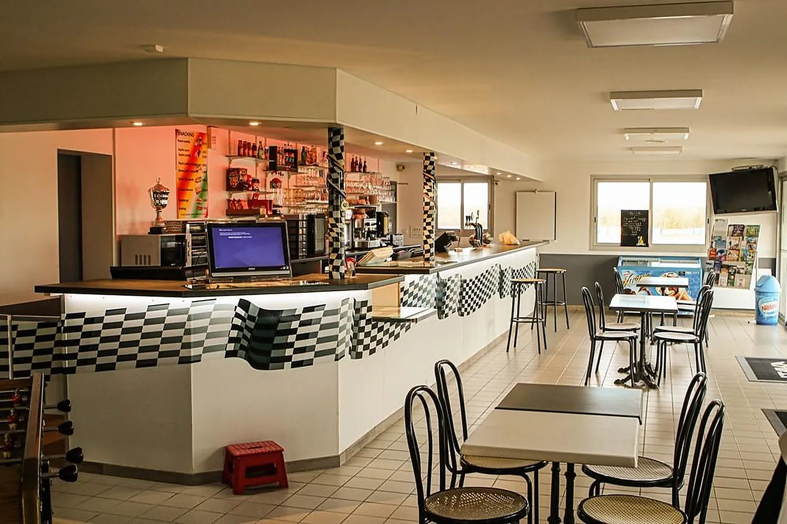 Lieux événementiels, MECAMAX