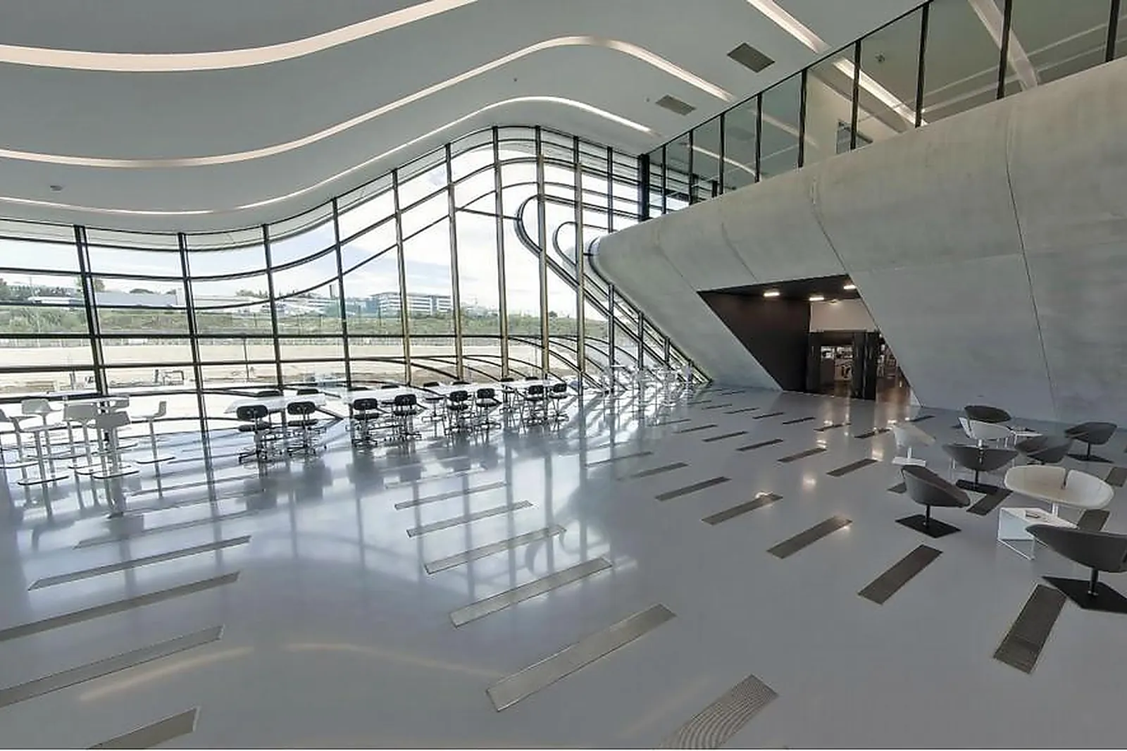 Lieux événementiels, MÉDIATHÈQUE PIERRESVIVES