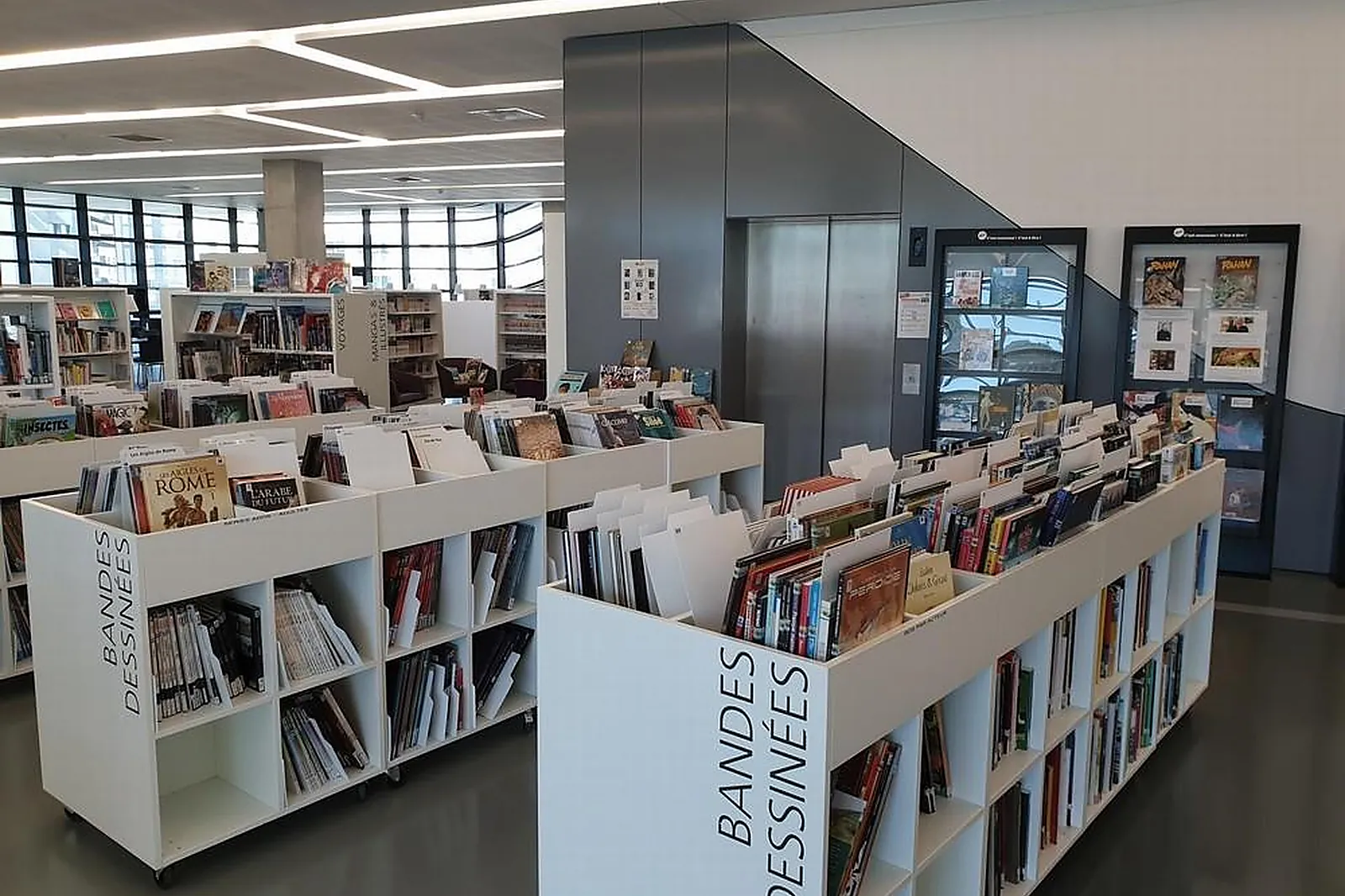 Lieux événementiels, MÉDIATHÈQUE PIERRESVIVES