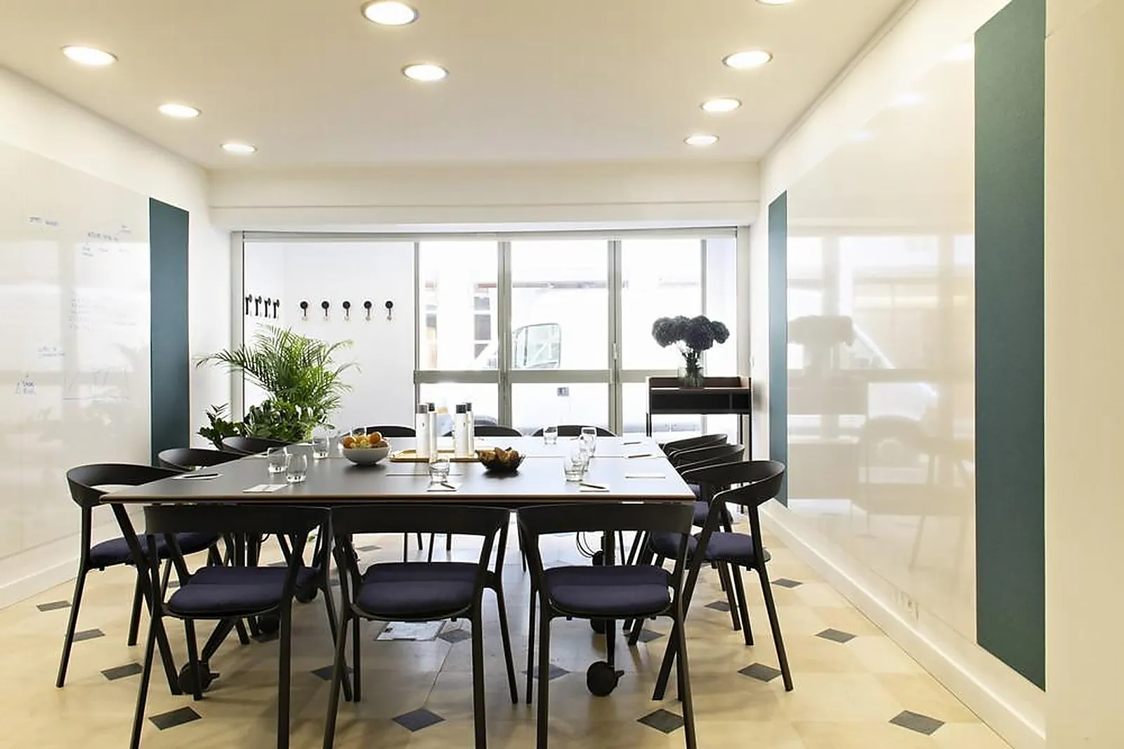 Lieux événementiels, MEET AT PARISTER