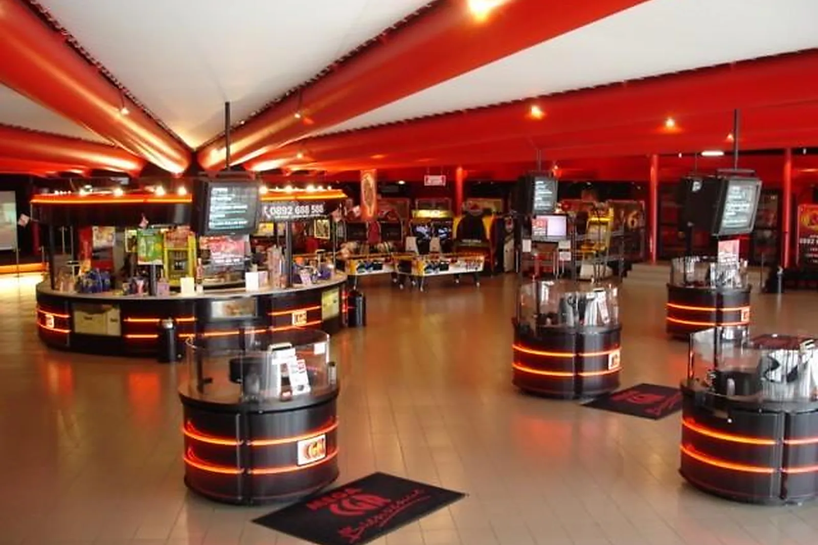 Lieux événementiels, MEGA CGR BUXEROLLES