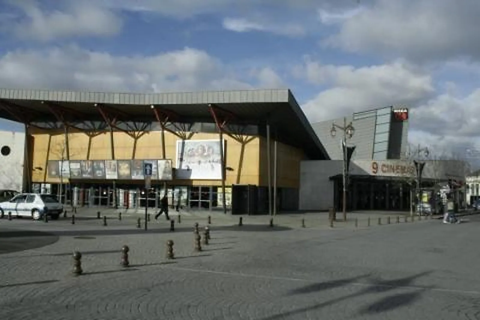 Lieux événementiels, MÉGA CGR MANTES-LA-JOLIE