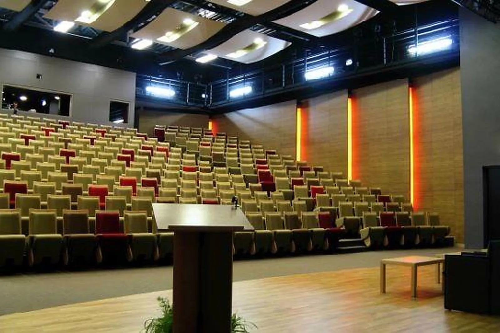 Lieux événementiels, MEGACITE