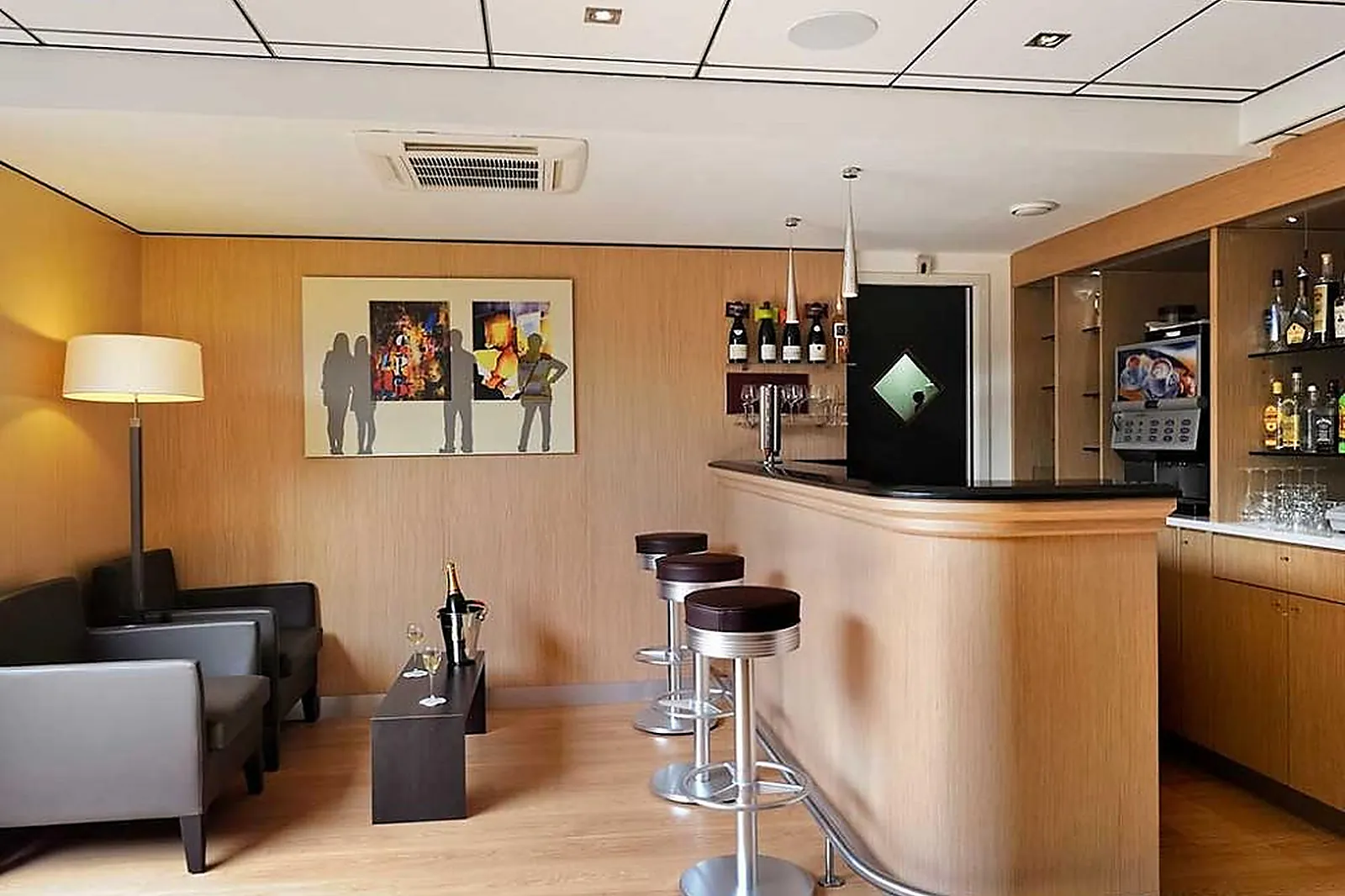 Lieux événementiels, MERCURE AJACCIO