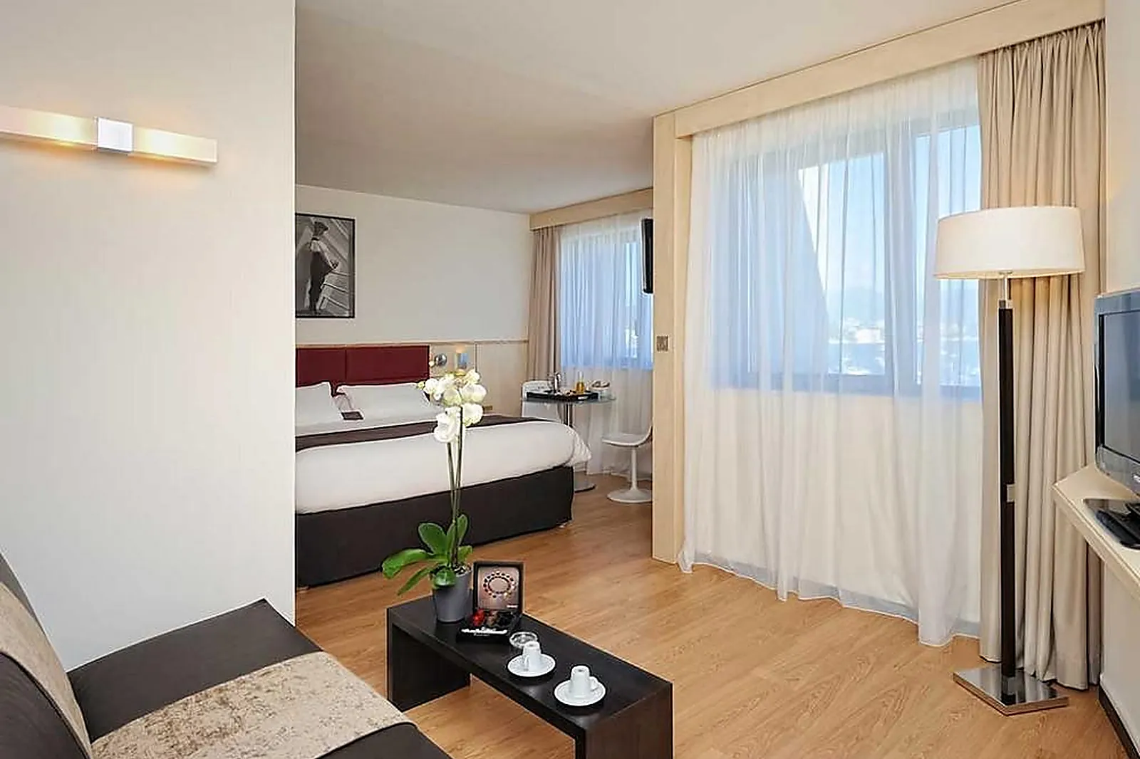 Lieux événementiels, MERCURE AJACCIO