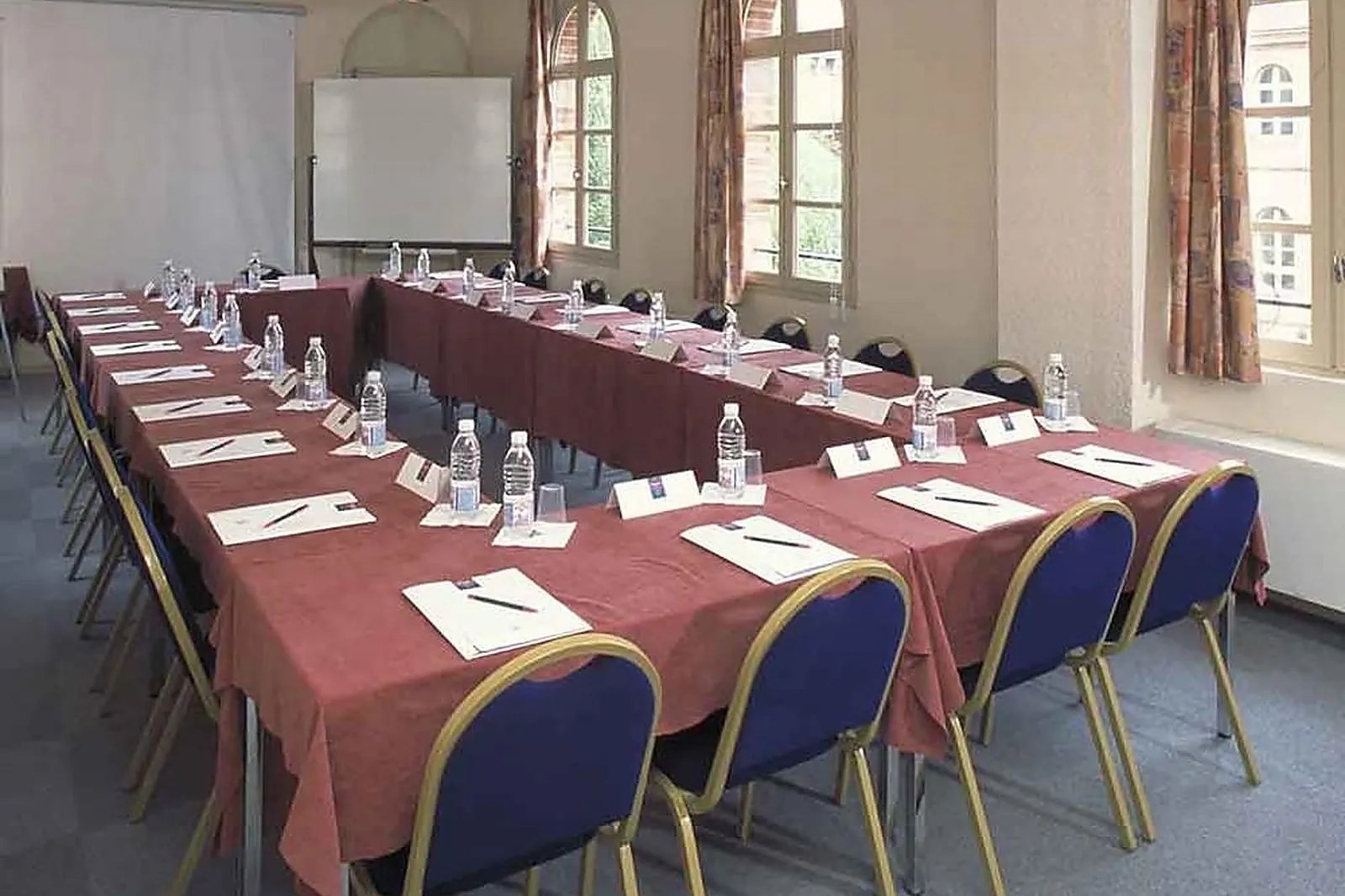 Lieux événementiels, MERCURE ALBI LES BASTIDES