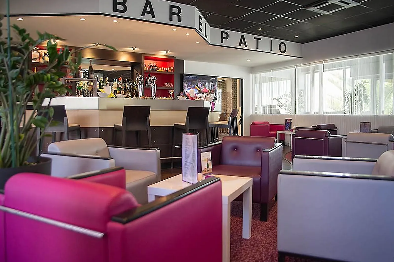 Lieux événementiels, MERCURE ANGERS LAC DE MAINE