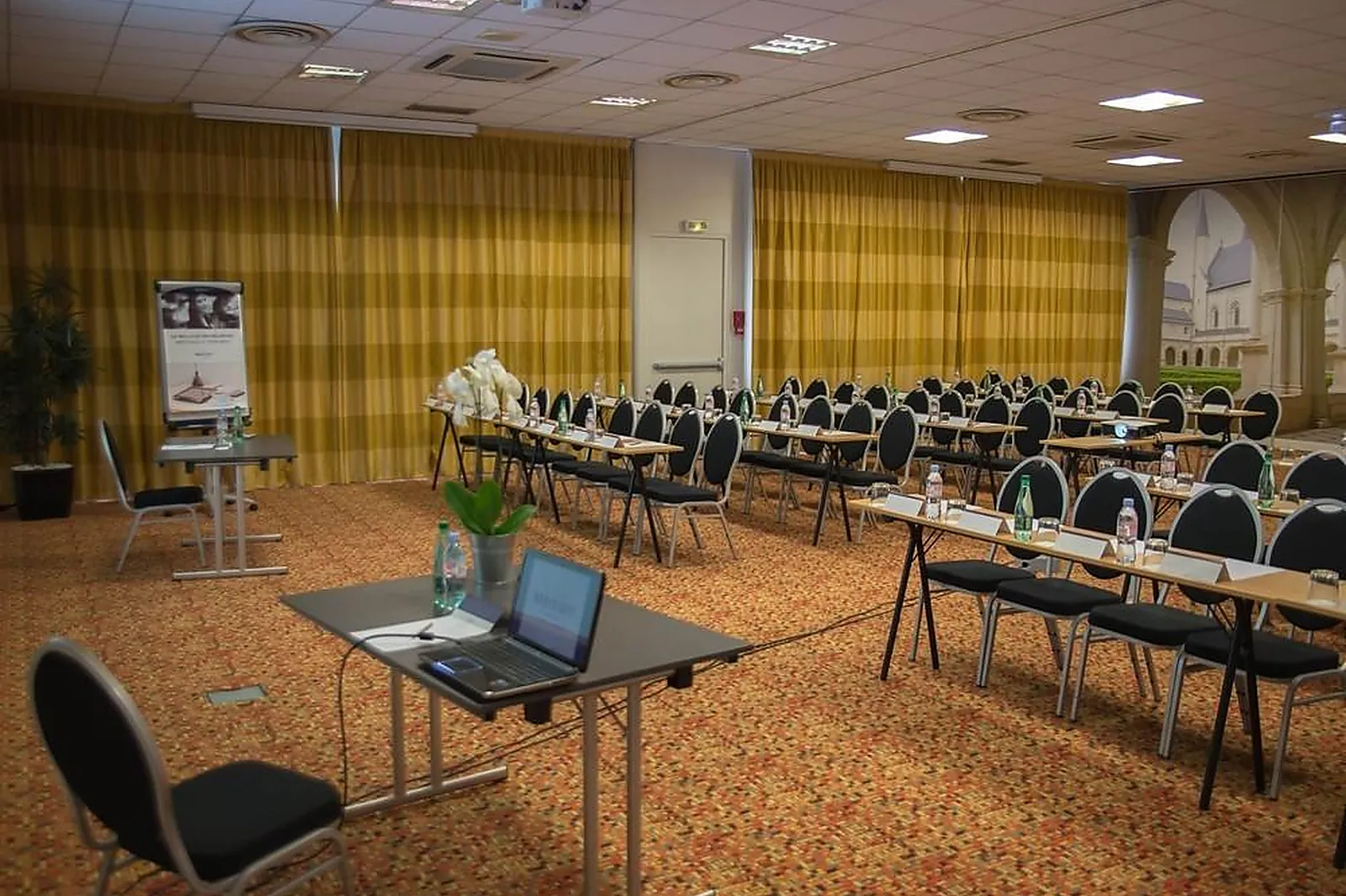 Lieux événementiels, MERCURE ANGERS LAC DE MAINE