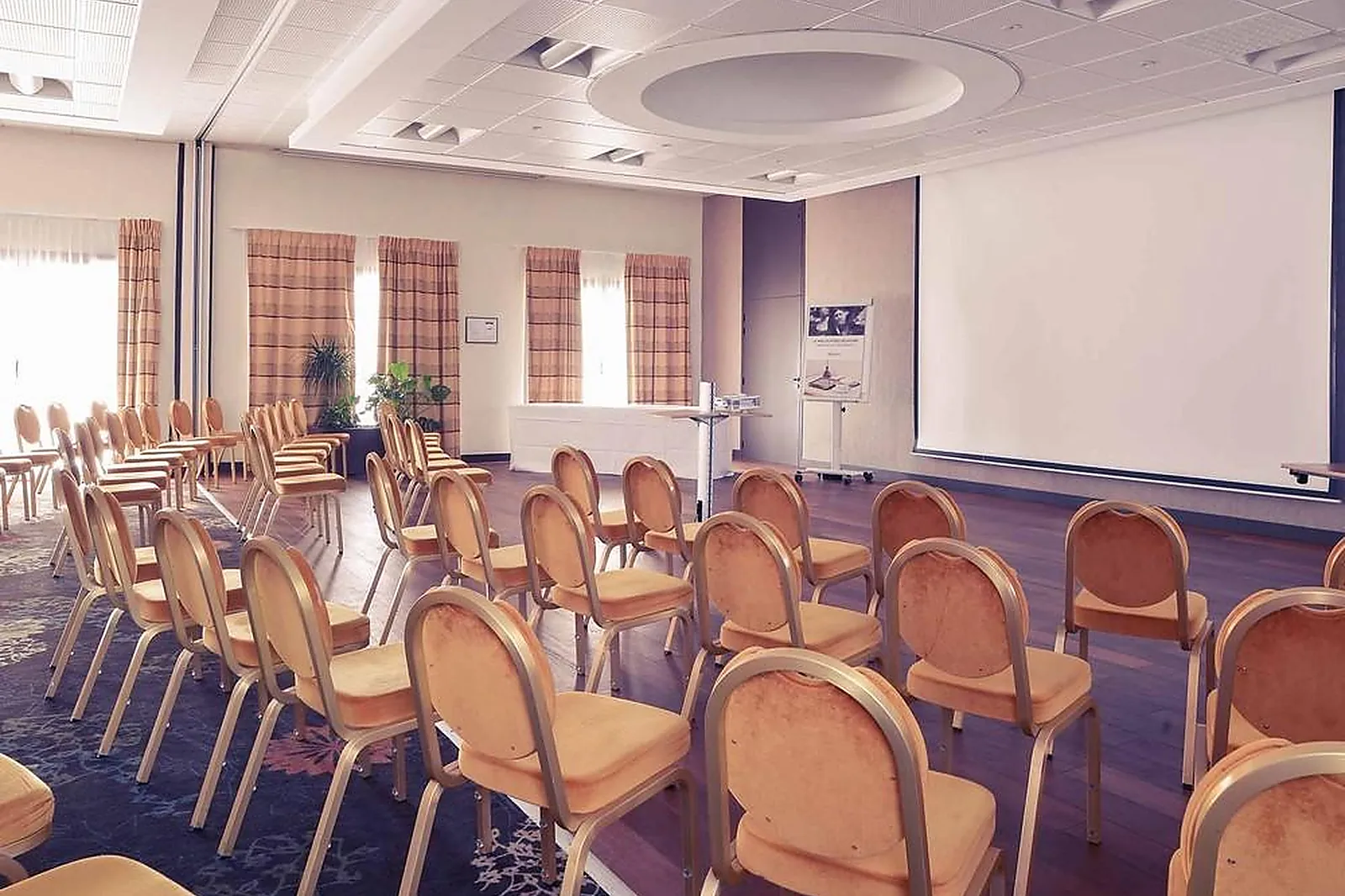 Lieux événementiels, MERCURE AUXERRE NORD