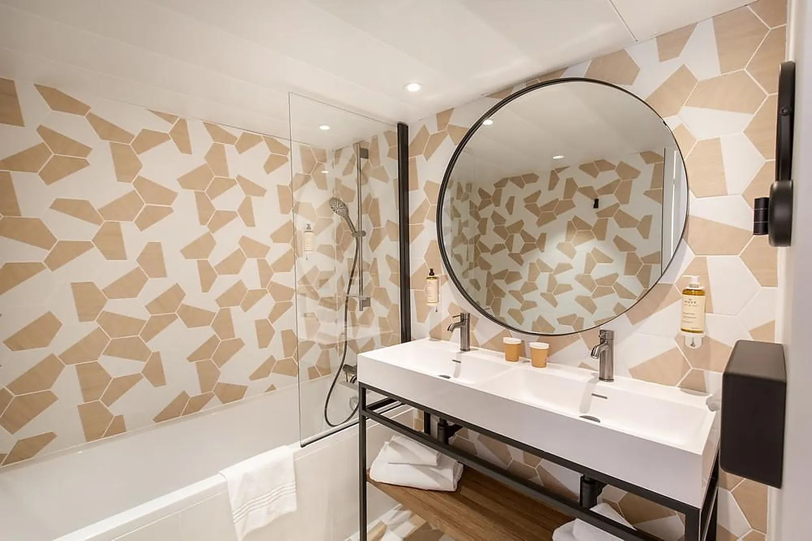 Lieux événementiels, MERCURE CANNES MANDELIEU