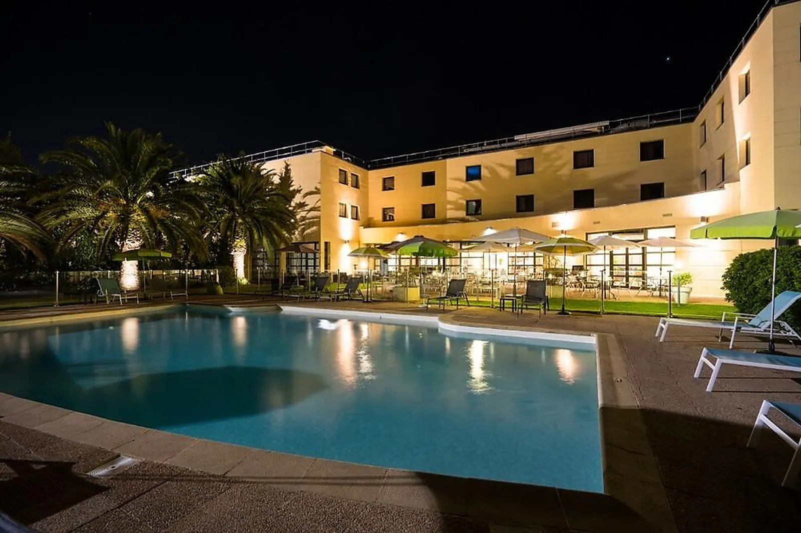 Lieux événementiels, MERCURE CANNES MANDELIEU