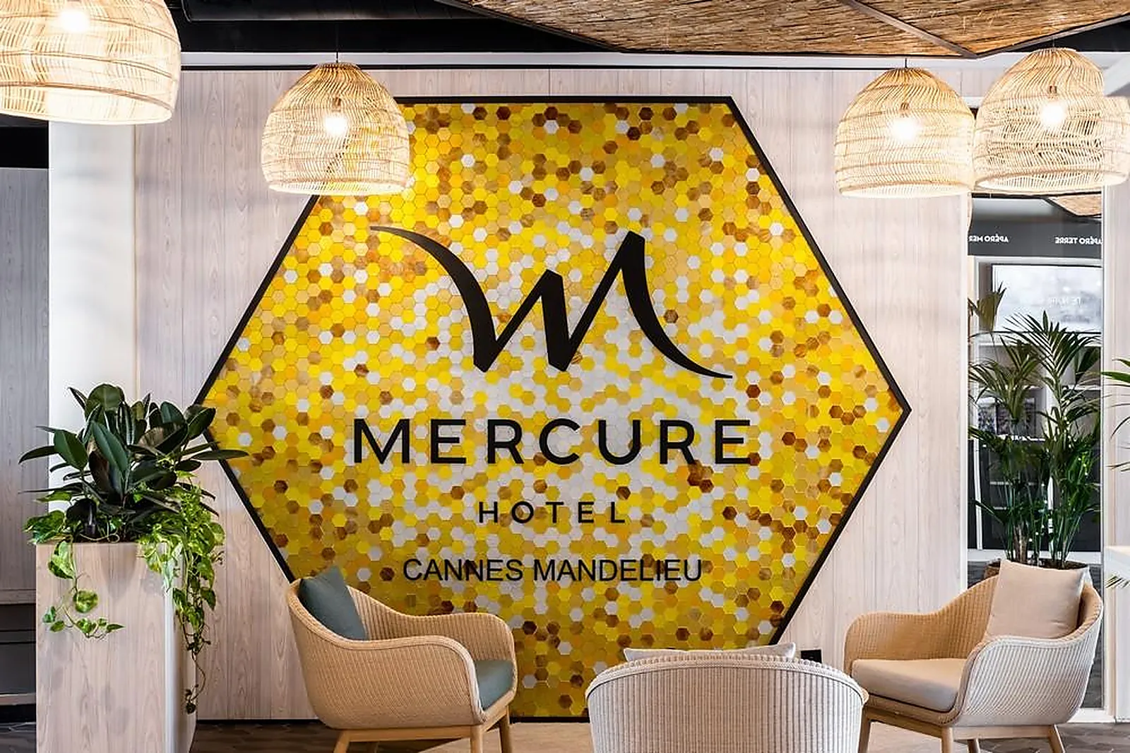 Lieux événementiels, MERCURE CANNES MANDELIEU