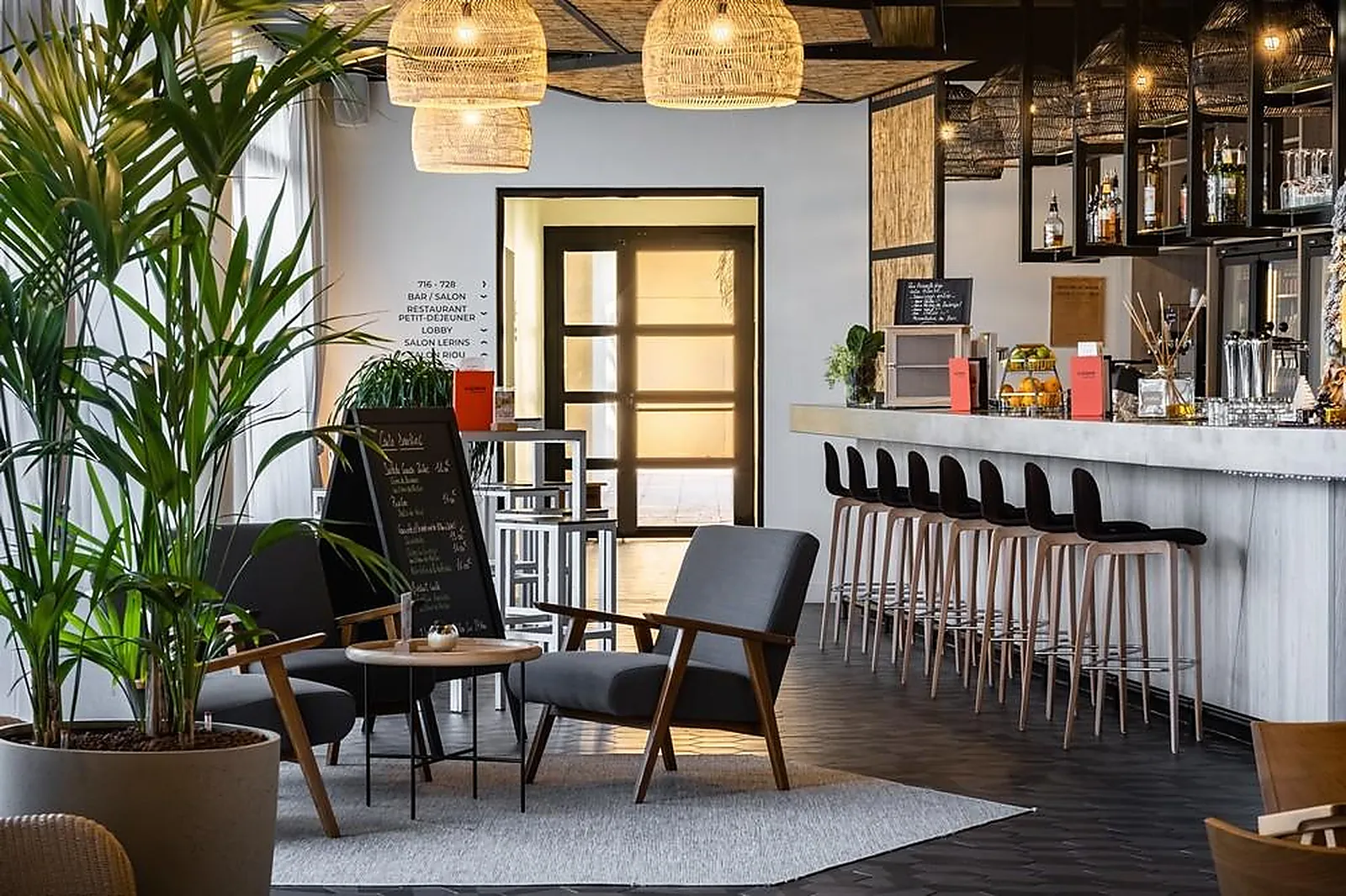 Lieux événementiels, MERCURE CANNES MANDELIEU