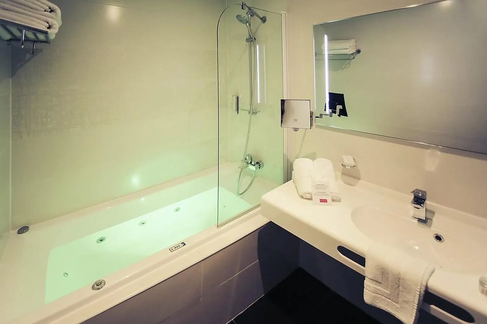 Lieux événementiels, MERCURE CAYENNE ROYAL AMAZONIA