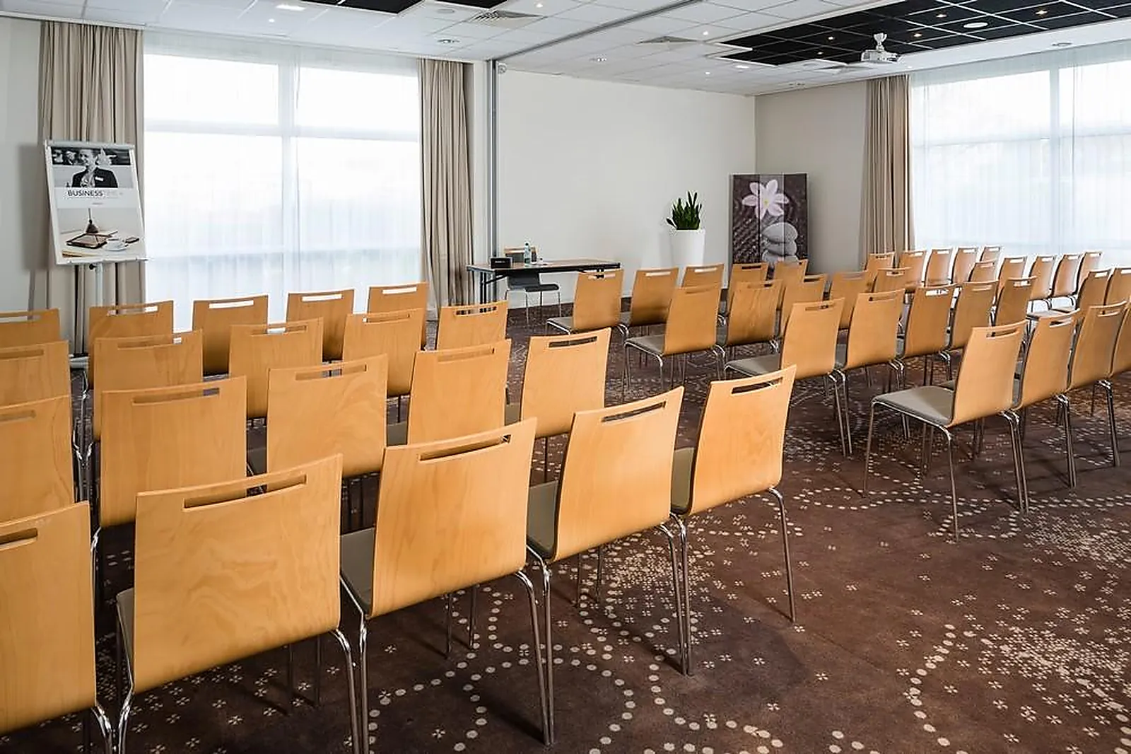 Lieux événementiels, MERCURE COMPIÈGNE SUD