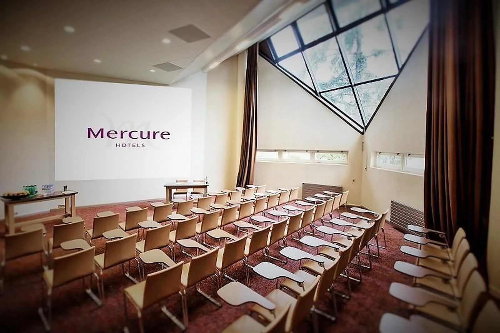 Lieux événementiels, MERCURE COURCHEVEL