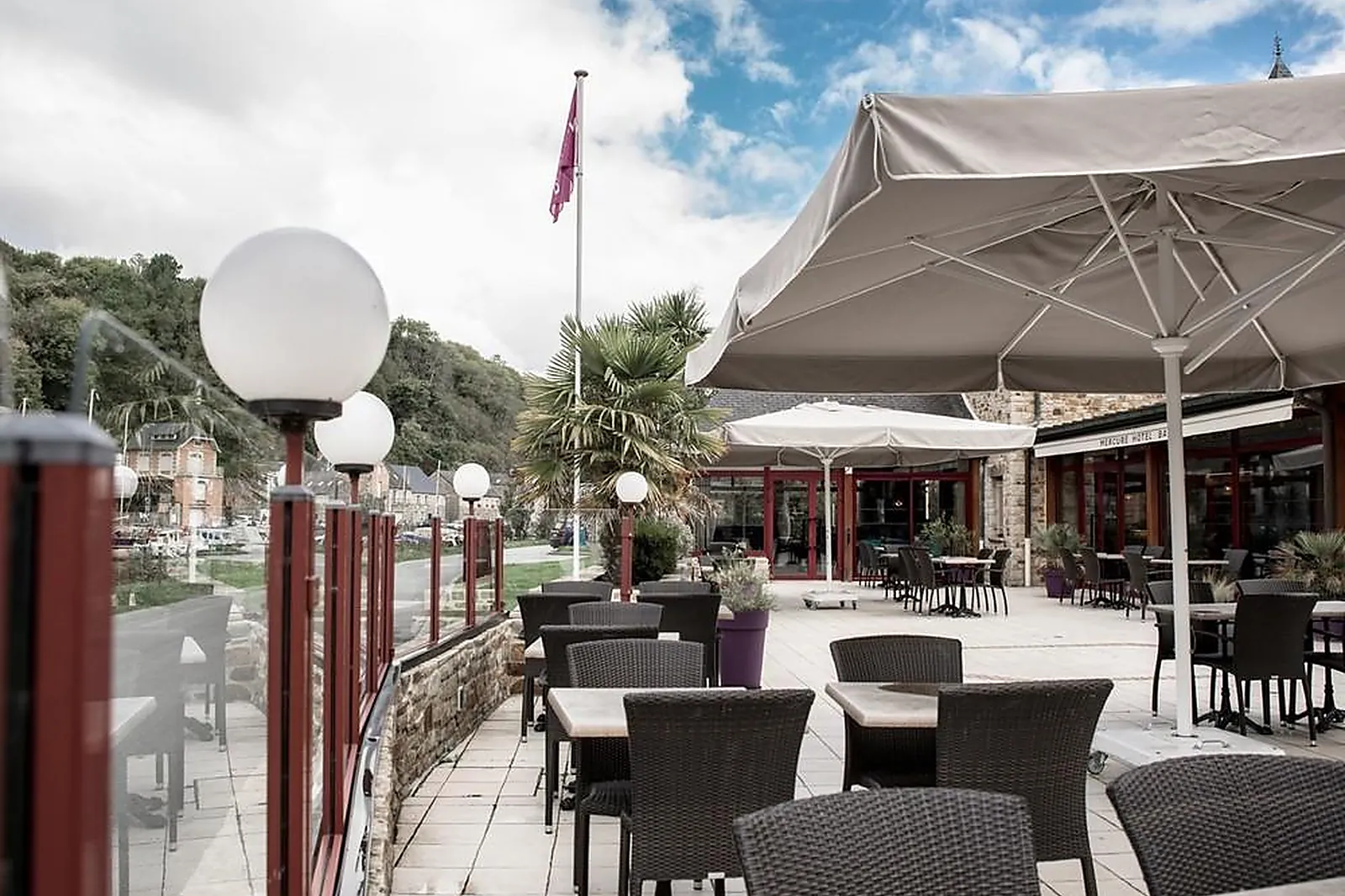 Lieux événementiels, MERCURE DINAN PORT LE JERZUAL