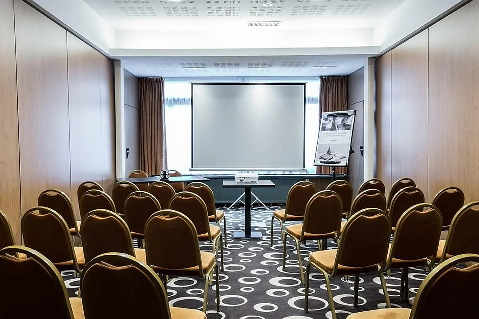 Lieux événementiels, MERCURE DINAN PORT LE JERZUAL