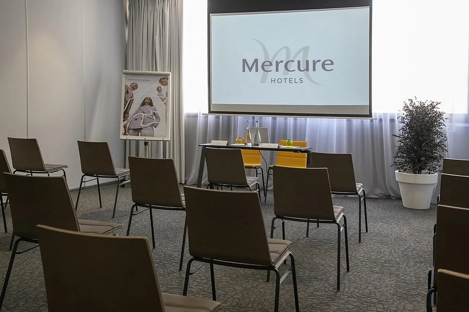 Lieux événementiels, MERCURE HYERES CENTRE