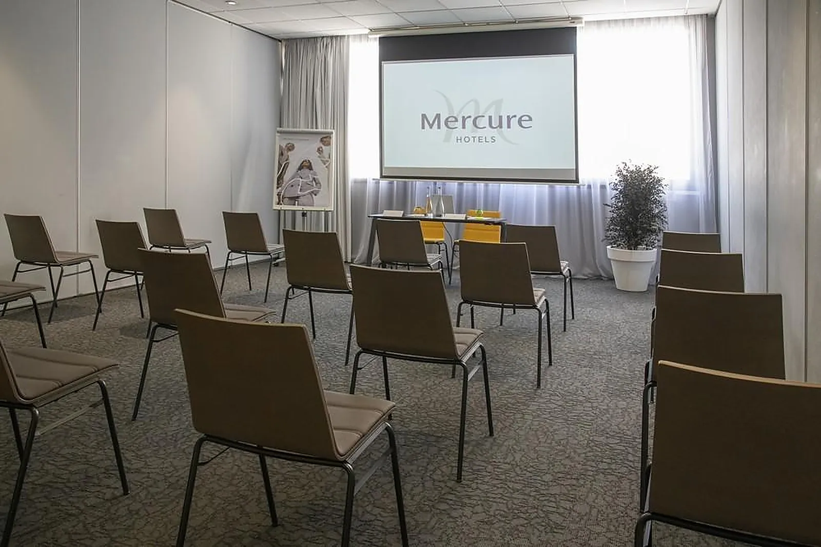Lieux événementiels, MERCURE HYERES CENTRE