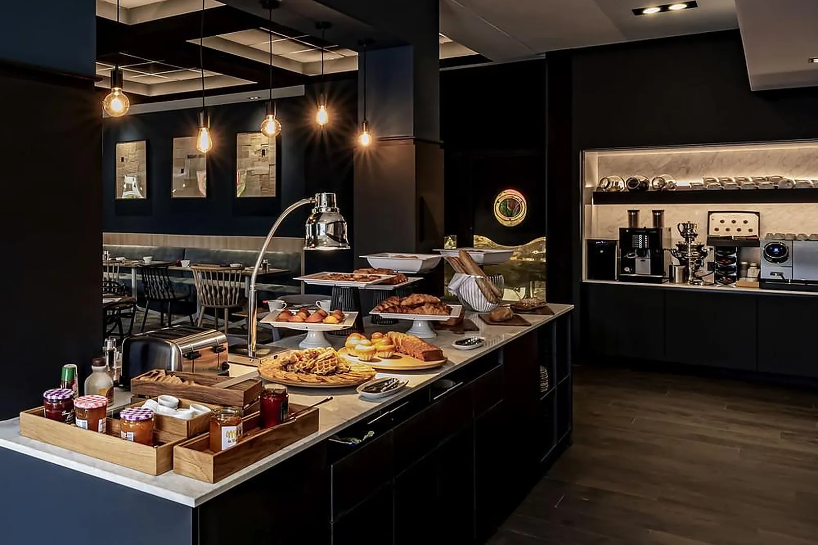 Lieux événementiels, MERCURE LILLE MARCQ-EN-BARŒUL