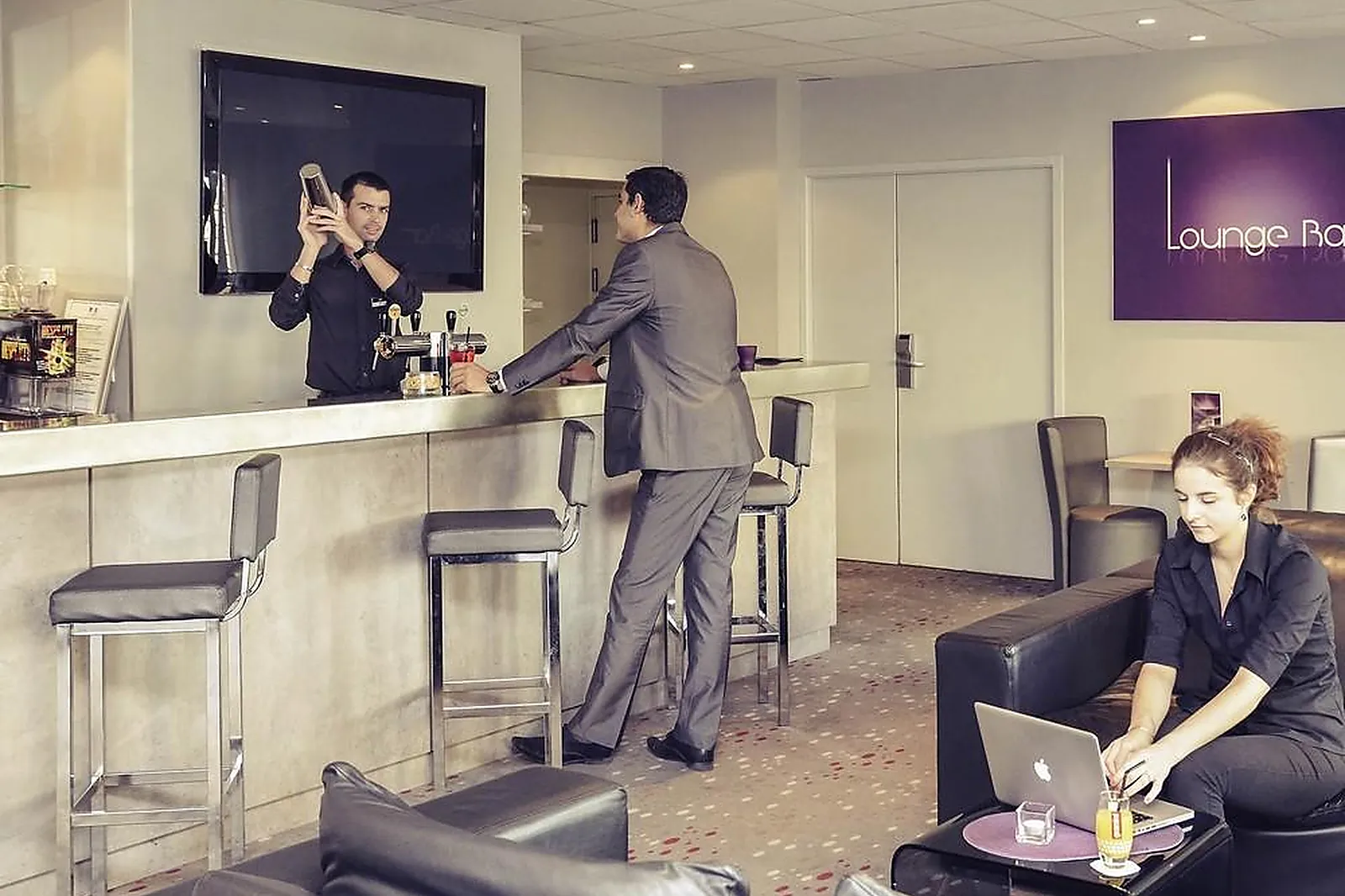 Lieux événementiels, MERCURE LYON EST CHAPONNAY