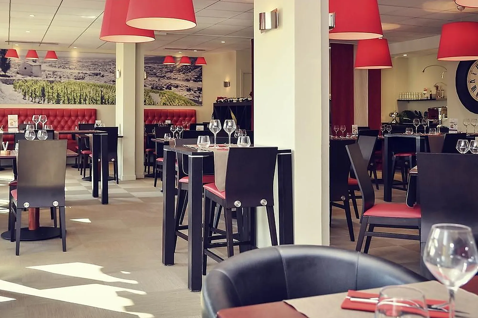 Lieux événementiels, MERCURE LYON EST CHAPONNAY