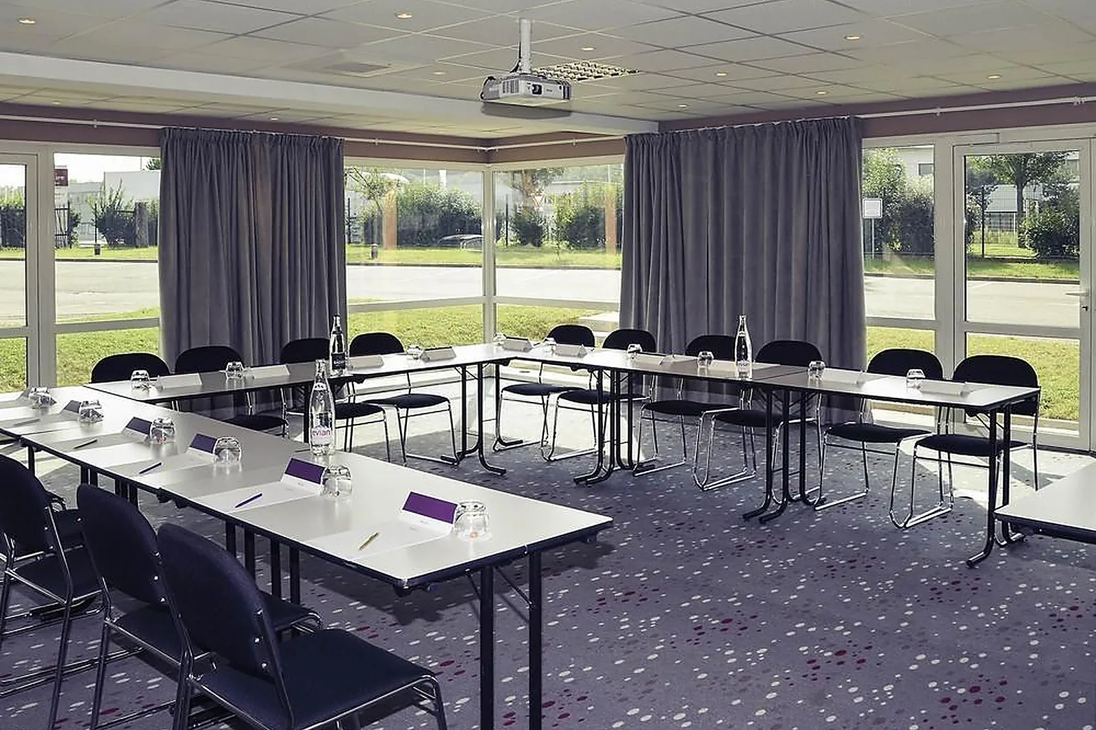 Lieux événementiels, MERCURE LYON EST CHAPONNAY