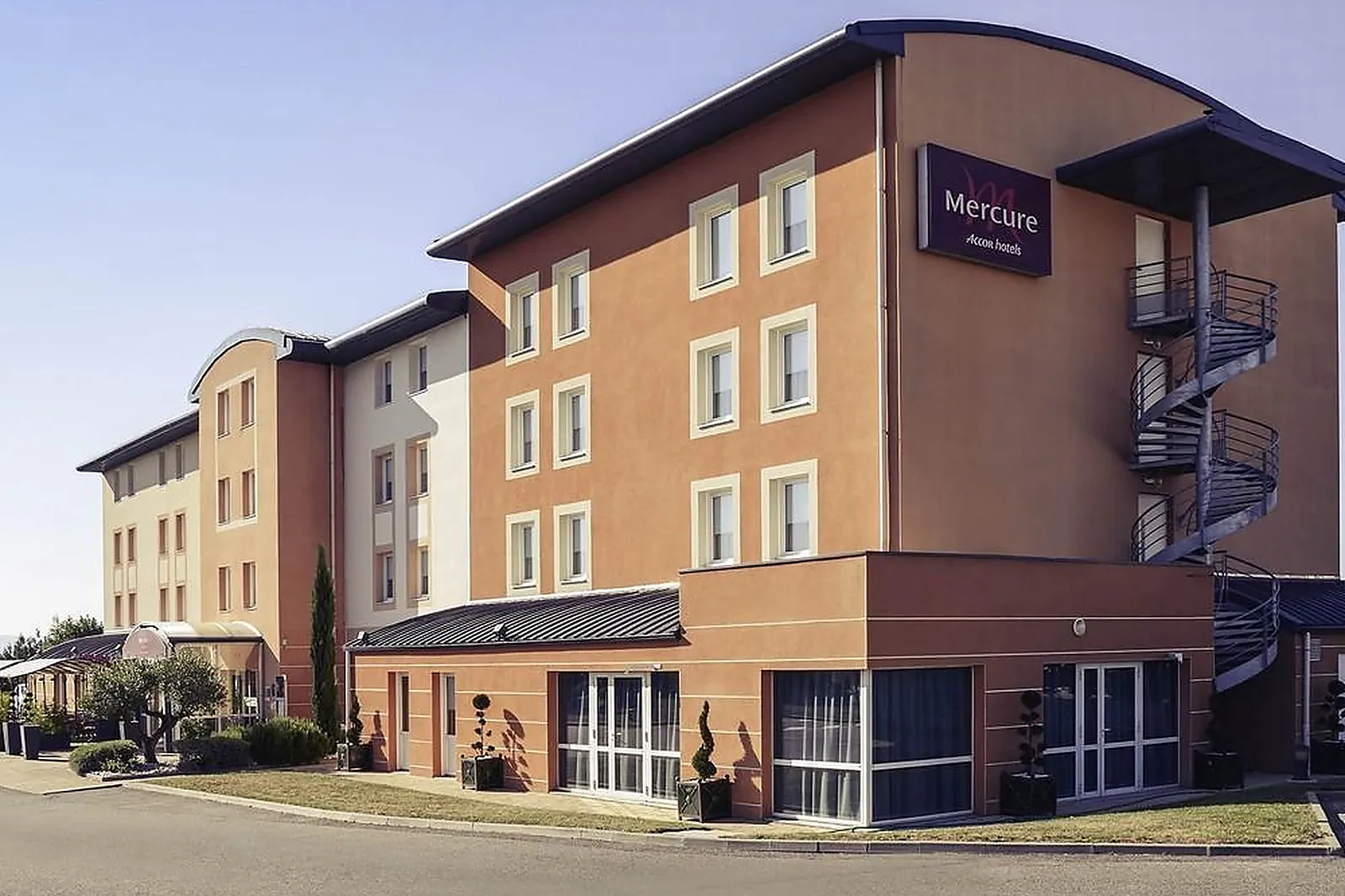 Lieux événementiels, MERCURE LYON EST CHAPONNAY