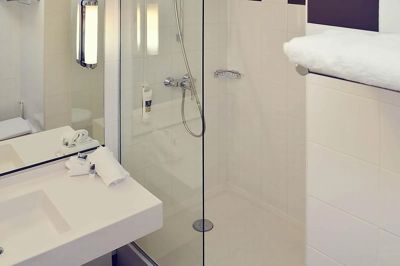 Lieux événementiels, MERCURE LYON EST CHAPONNAY