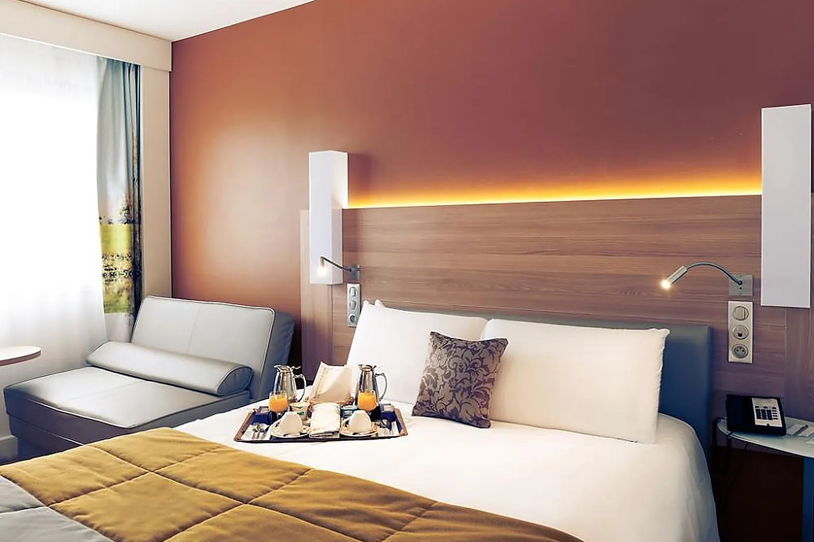 Lieux événementiels, MERCURE MACON BORD DE SAONE