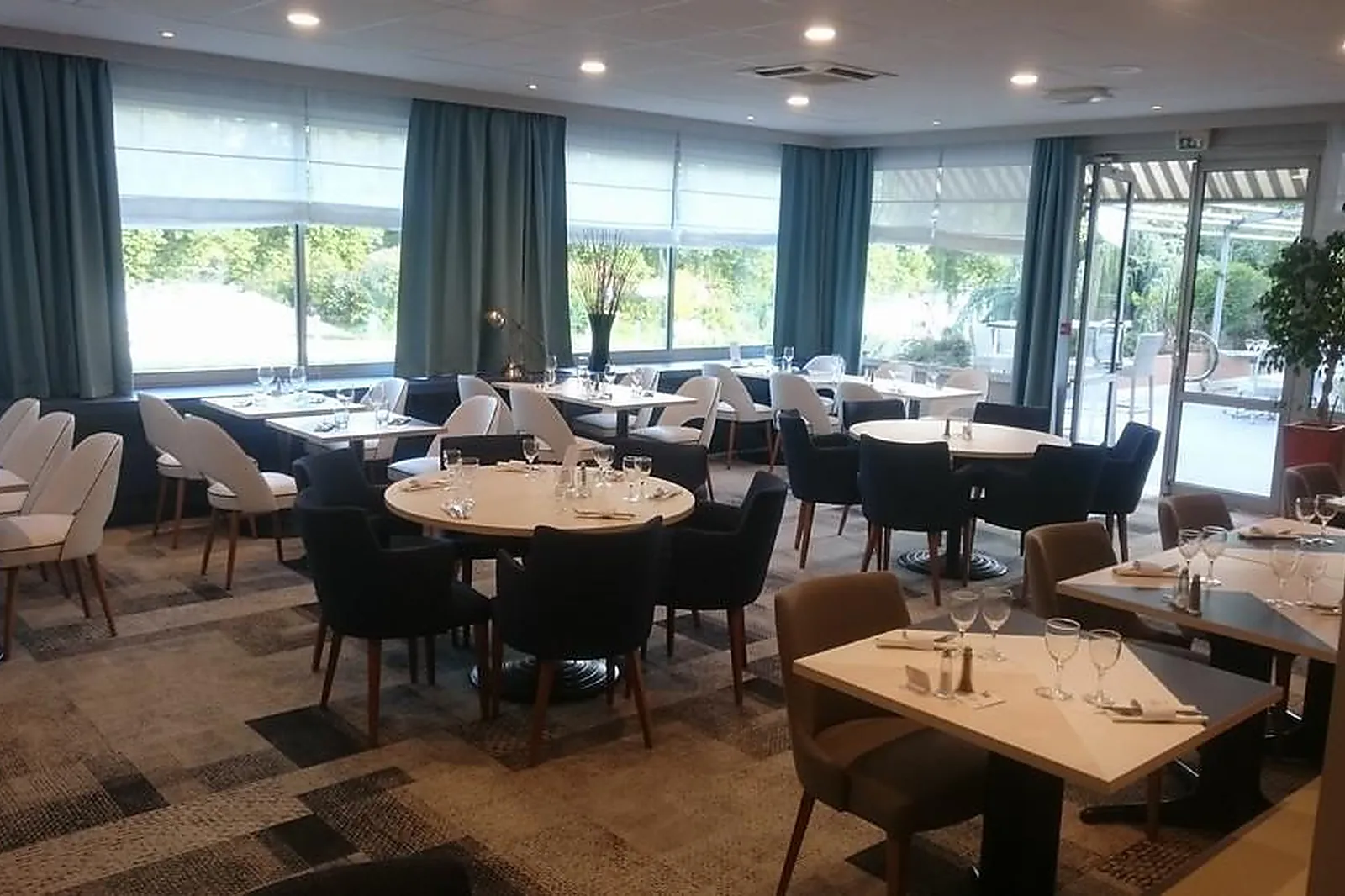 Lieux événementiels, MERCURE MACON BORD DE SAONE