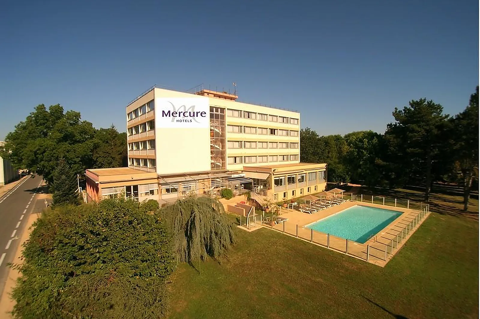 Lieux événementiels, MERCURE MACON BORD DE SAONE