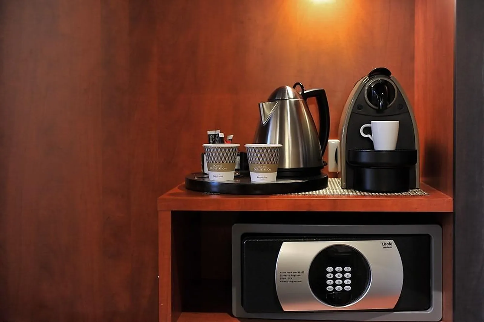 Lieux événementiels, MERCURE MAUREPAS SAINT QUENTIN