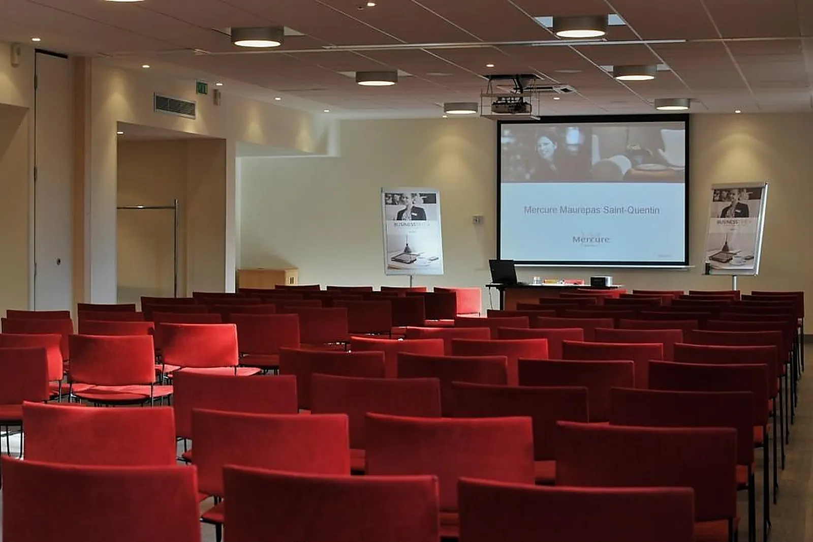 Lieux événementiels, MERCURE MAUREPAS SAINT QUENTIN