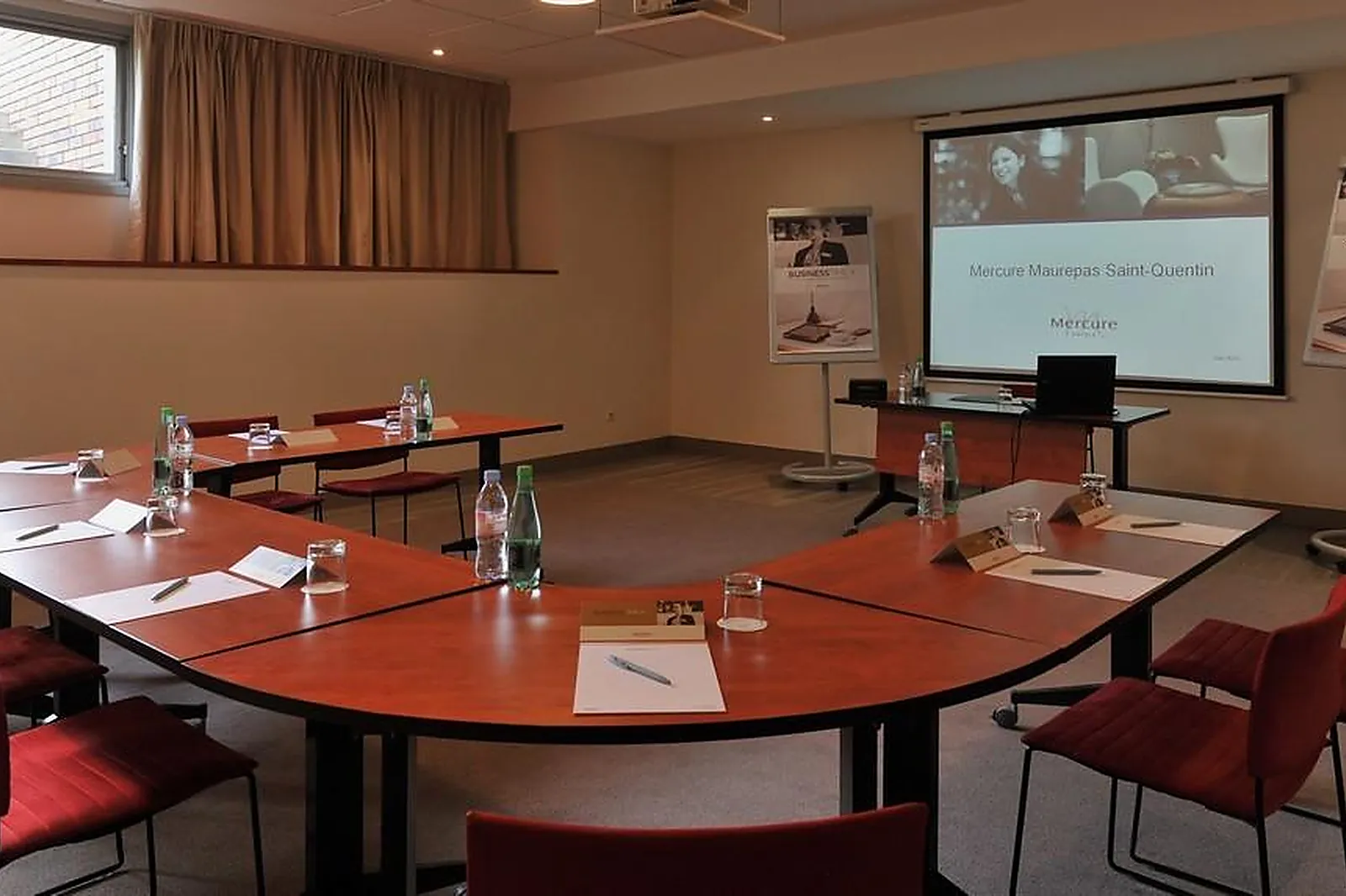 Lieux événementiels, MERCURE MAUREPAS SAINT QUENTIN